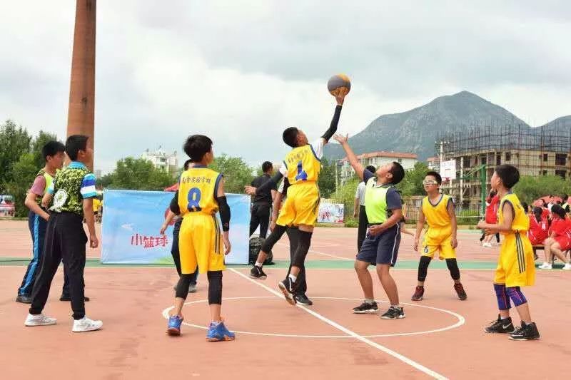  篮球公益行点燃山区孩童梦想