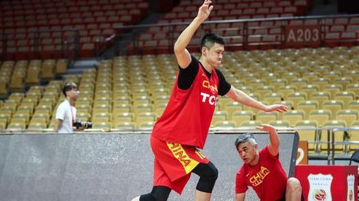  山东高速全员皆兵，团队篮球击溃广东队