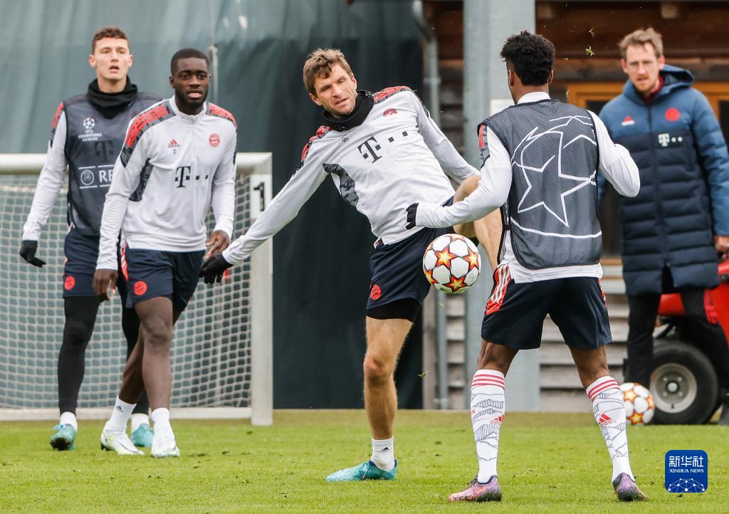  德国杯四分之一决赛，拜仁大胜法兰克福