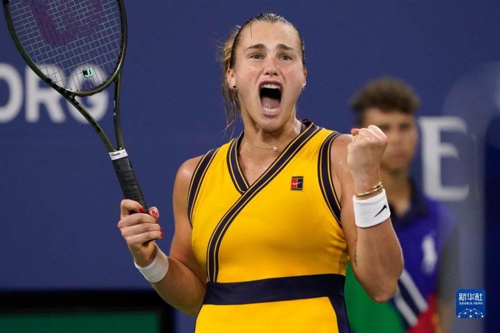  萨巴伦卡发球制胜，澳网捧杯改写格局