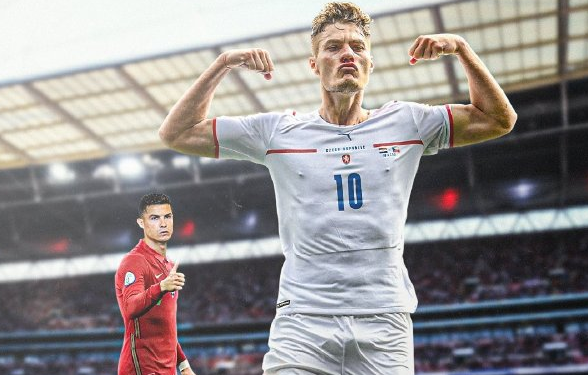  金靴之争进入白热化，射手榜前三胶着