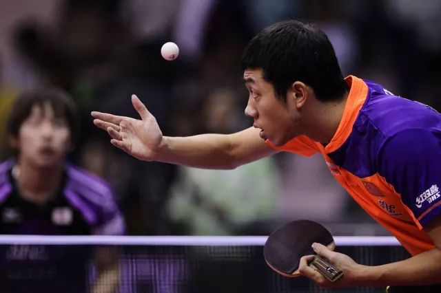  智能发球机器人亮相巡回赛，陪练效率提升三倍