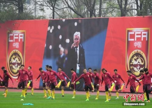  世界杯预选赛，国足力克亚洲劲旅